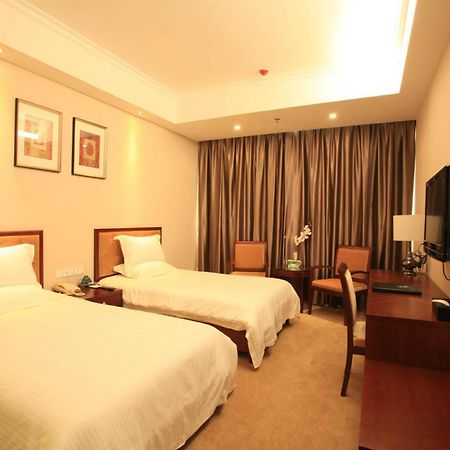 Greentree Inn Beijing Daxing Huangcun Qingyuan Road Metro Station Express Hotel Экстерьер фото